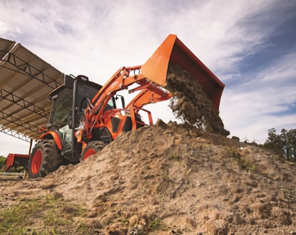 Kubota LX3310 Tractor with Loader