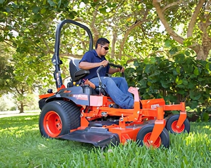 Kubota Z700 Series Commercial Zero-Turn Mower