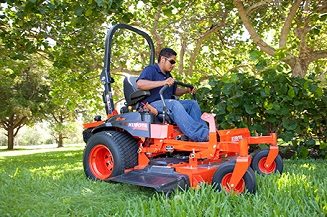 Kubota Z700 Series Commercial Zero-Turn Mower